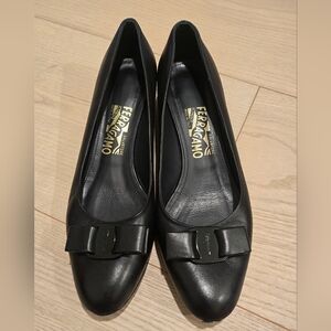 Salvatore Ferragamo So Black Leather Flats with Bow Pump Heel 8.5 DB
